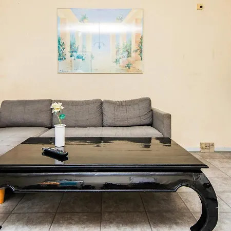 4 Person In Romo-by Traum *