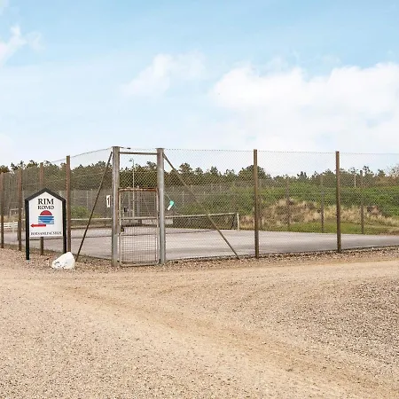 4 Person In Romo-by Traum