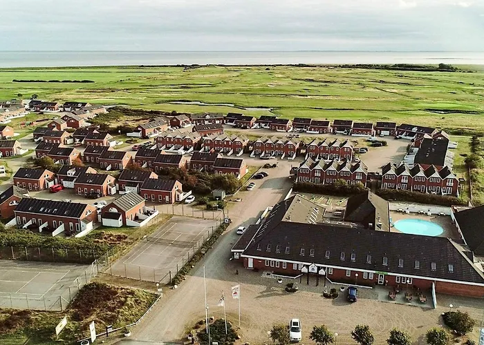 4 Person In Romo-by Traum