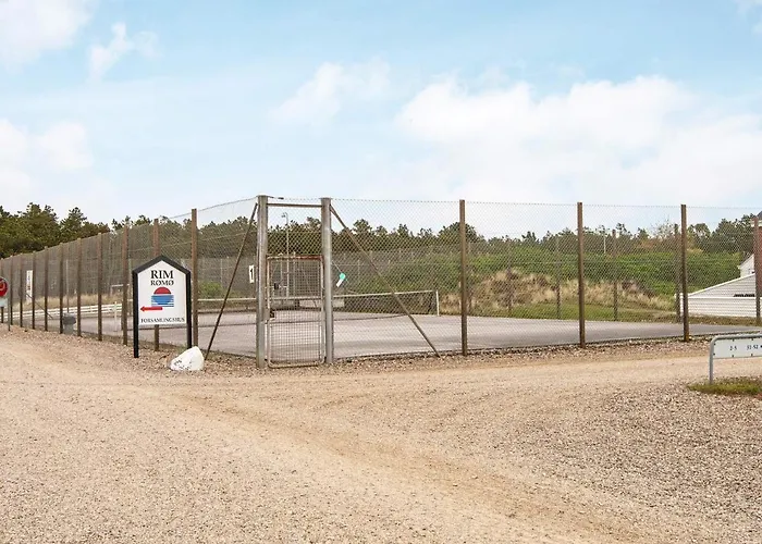 4 Person In Romo-by Traum